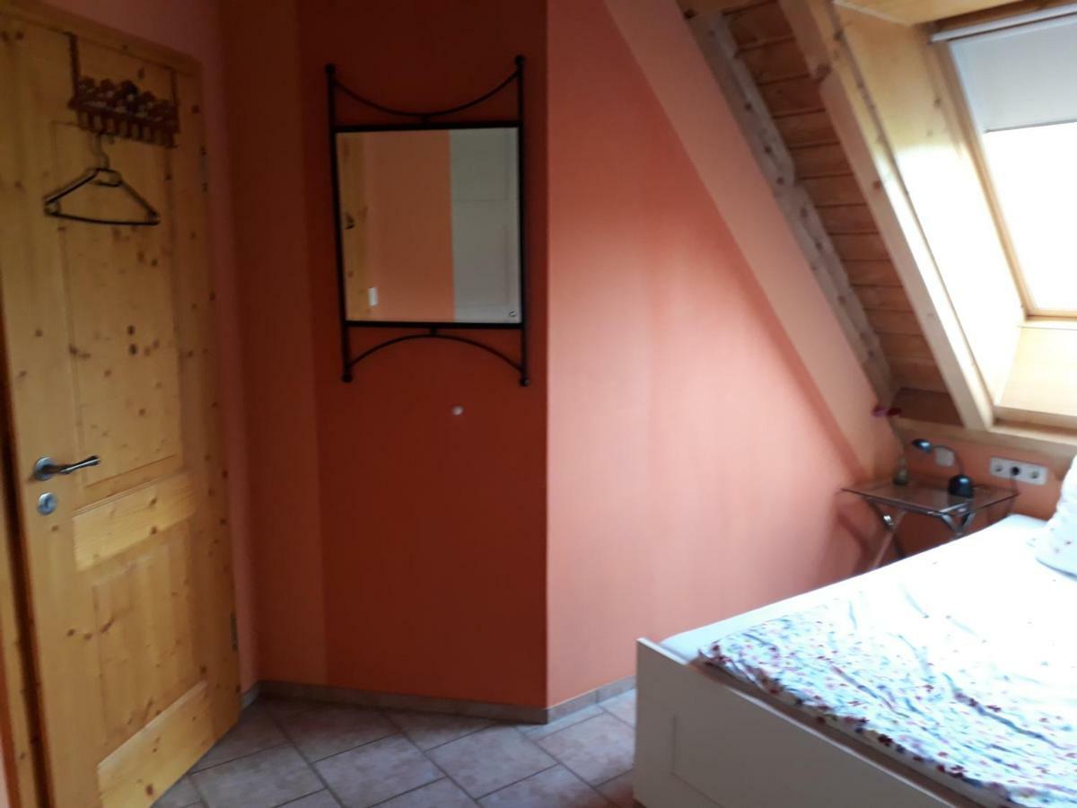 Gaestezimmer In Traumhafter Lage Neben Der Kurstadt Oberthulba Exteriör bild